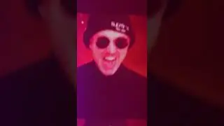 WAIT HE’S ACTUALLY ON TOUR 😳😳😳