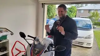 Honda CBR500R Headlight Bulb Replacement