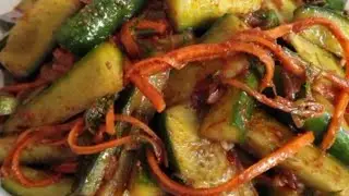 Korean cucumber salad is simple and sweet!  Korean cucumber salad simple and sweet