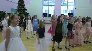 Новогодний утренник 1-х классов (1 