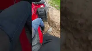 Весёлая покатушка в грязи на квадроцикле CF Moto 