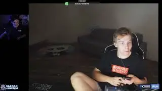 Юля присела на Макса