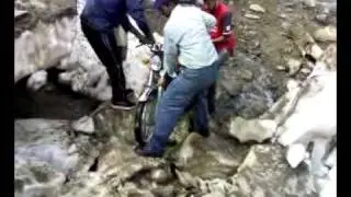 crossing glaciar at Noori Top