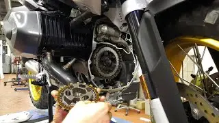 BMW R 1250 Replacing the clutch