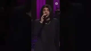 Quand @DrakeOfficial  imite @rihanna…et se blesse seul💀