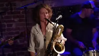 Red Horn District: Tini Thomsen's MaxSax - Long Ride