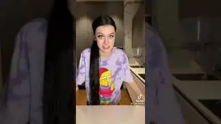 Даша Дошик готовит