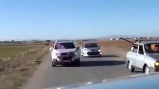 Düğün Konvoyunda Arabanıın İçinde Havai Fişek Patlatmak