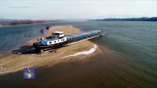 On the Danube ran aground 200-ton cargo ship