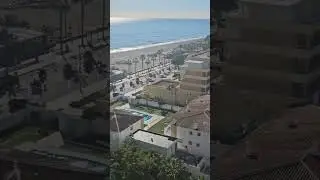 Традиция в Малаге каждый год, байки одетые в костюм Санта Клауса проезжают по набережной.