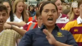 Tarian haka, sebagai penghormatan kepada korban penembakan