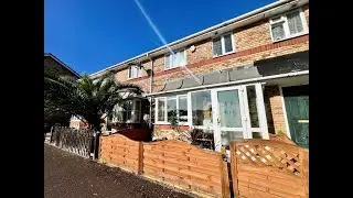 Charming 3 Bed Terraced Home with Lake Views and Garage in Thamesmead