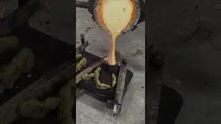 Отливка бронзовой буквы #литё #бронза #shorts