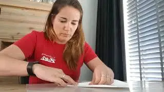 Vliegtuigje vouwen met Juf Jannie