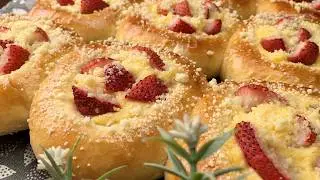 2-3 STRAWBERRIES! It's so delicious that I make it almost every weekend.
