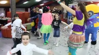 вывоз торта с аниматорами)
