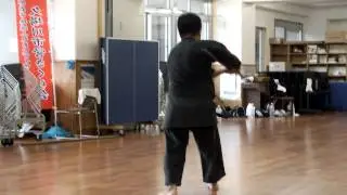 Satoshi Kinjo demonstrating Tsuken Sunakake no eku