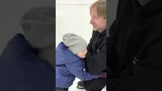 Папа и его младший сын. Евгений и Арсений Плющенко.Тренировка в два года пока такая.Учимся вставать