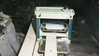 Макита . Строгание доски на рейсмусе .