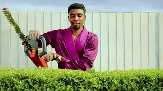 For every hedge and edge #EasiDoesIt. Free up your time in the garden with Flymo's EasiCut 450.