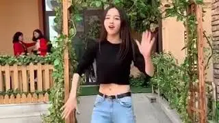 Skinny girl dance