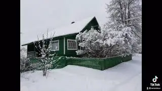 Домик в деревне и русская печь.