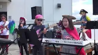 Fireworks on the Roof - Performance by Electric Blues and a Pinch of Murdar