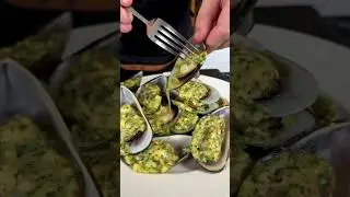 Сырные мидии в духовке