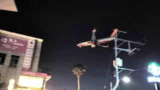 Jeju Island Airplane low-flying ( Starbucks Jeju Seohaean-ro DT Branch )