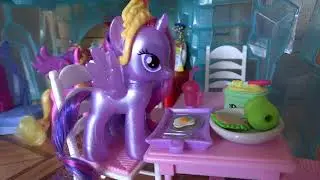 My little pony. Aunt Starlight Arrives: Mysterious Package ...