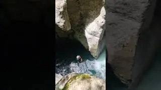 Есть в Сочи такой прикольный вид развлечения, как каньонинг. Смогли бы ?))) #гидсочи #гидабхазия