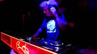 11.08 • ALEX ARNOUT (UK) • BARAKOBAMABAR BIRTHDAY!