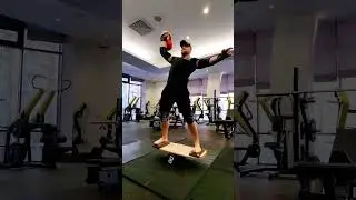 На ГВОЗДЯХ с гирей 32 кг🤪🤟