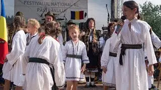 Girls from northern Romania (2)