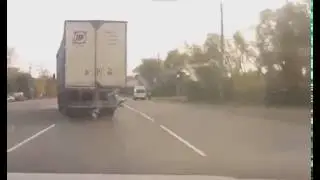 Крутая подстава от дальнобойщика - авария.