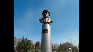 9 мая. Кемерово. Парк Жукова. Выставка ретро авто.