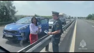 МЧС помогает людям, застрявшим в районе Ростова на трассе М4 «Дон»: раздают питьевую воду