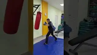 Жёсткая серия ударов 