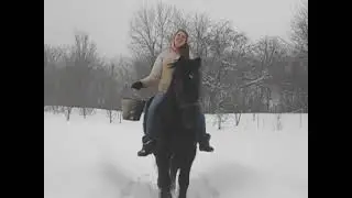Январь 2017. Малыш и Лиза с ведром