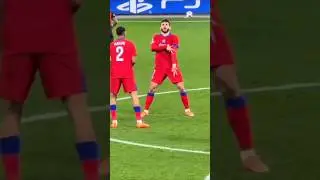 Квара забил Леверкузену 