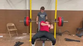 How It Works   How To Bench 225 pounds lbs   Brayden DiSylvester Noah Harrell