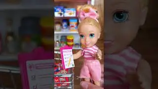 Annie Helps Mommy with the Shopping #dolls #YouTubeChamps 🔥 #shopping