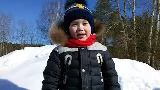 Шашлык зимой на природе с нашим щенком породы Пекинес