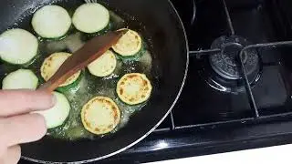 Меню на 3 дня  Скумбрия, запечённая в фольге, салат из свеклы, кабачки с творожным сыром.