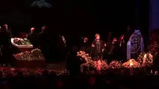 Лия Ахеджакова разрыдалась на церемонии прощания с Гафтом и рассказала, что актер звал ее замуж
