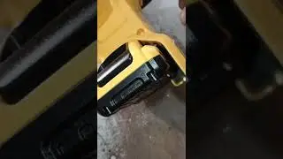 DeWalt DCM565