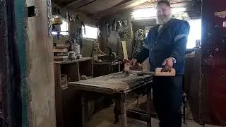 Как из красивой дубовой доски сделать поднос своими руками. Можно использовать для заработка.