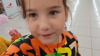 Куда столько косметики???