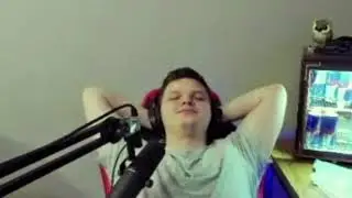 Чуть не упал со стула