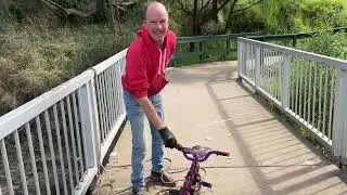 Magnet Fishing Monty.